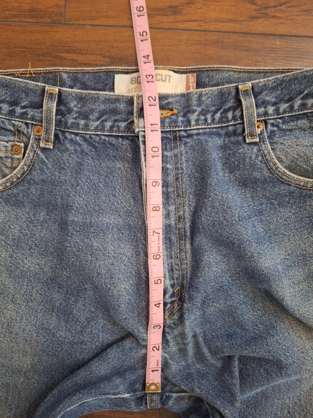 Levis bootcut jeans